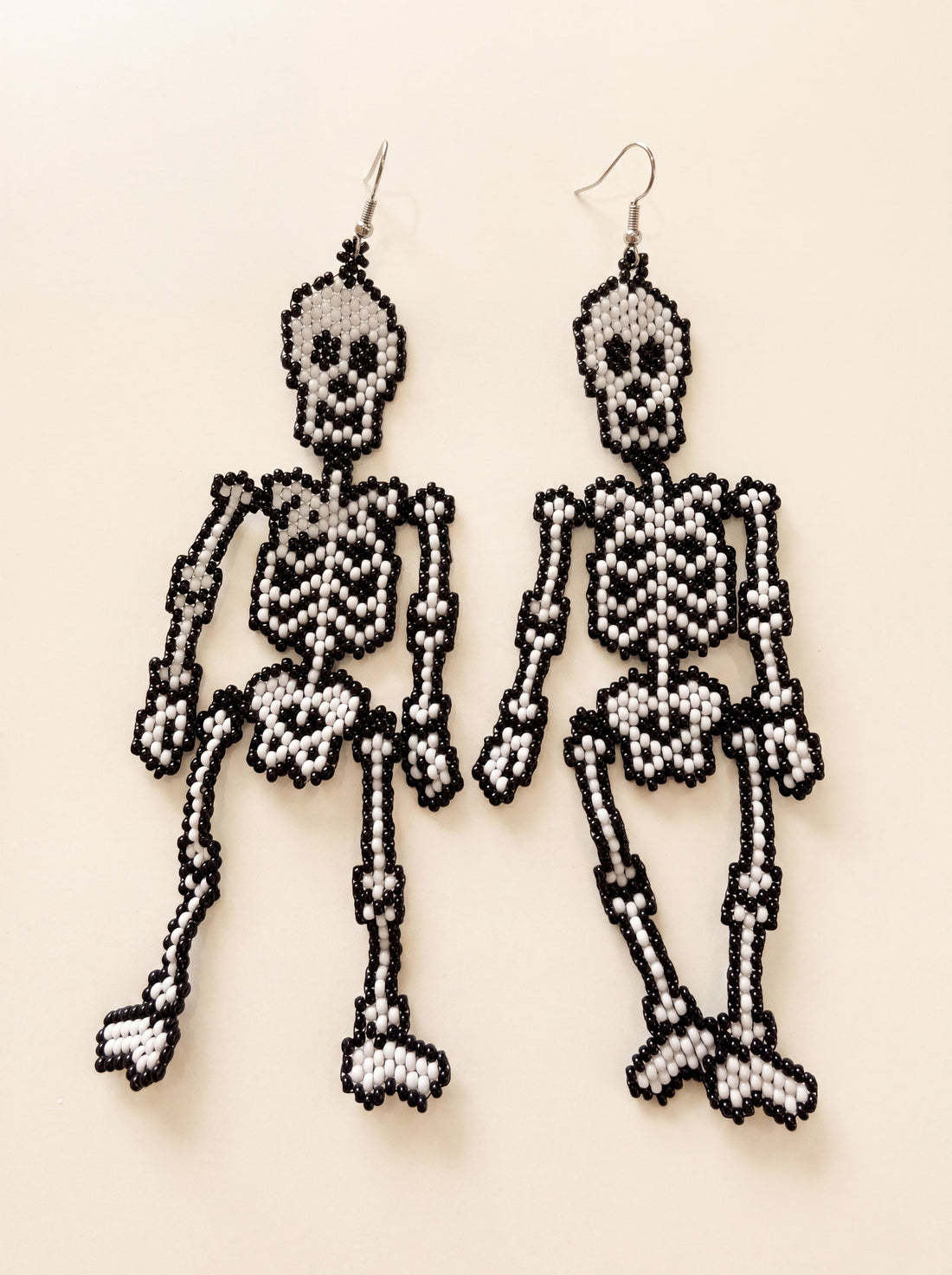 Articulated beaded skeleton earrings - Field note 8, beaded Halloween jewelry