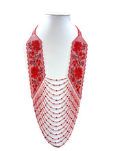 Beaded "Laces Flowers" necklace